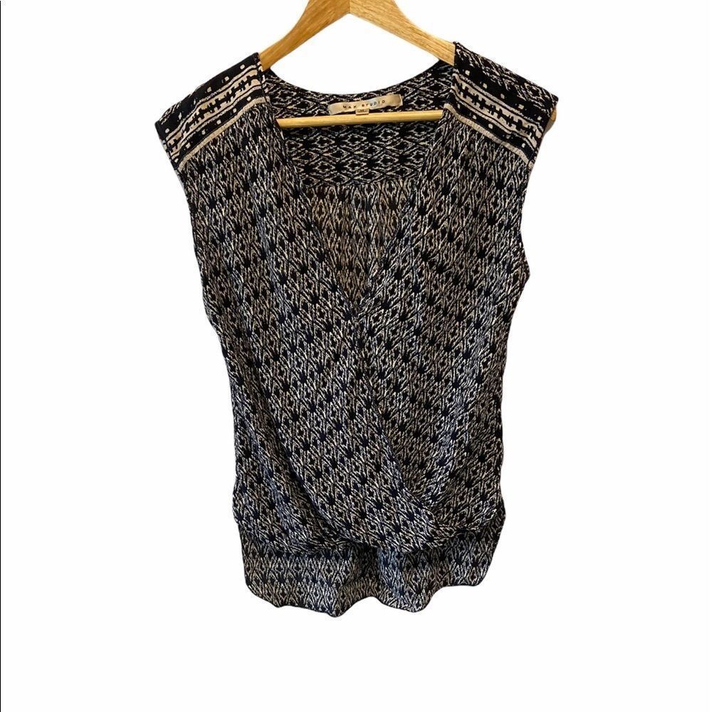 Max Studio Black and White Patterned Top